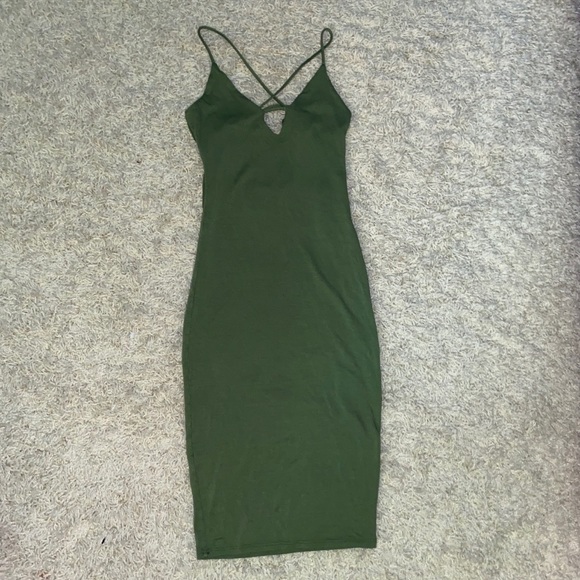 Fashion nova olive dress - Picture 2 of 3